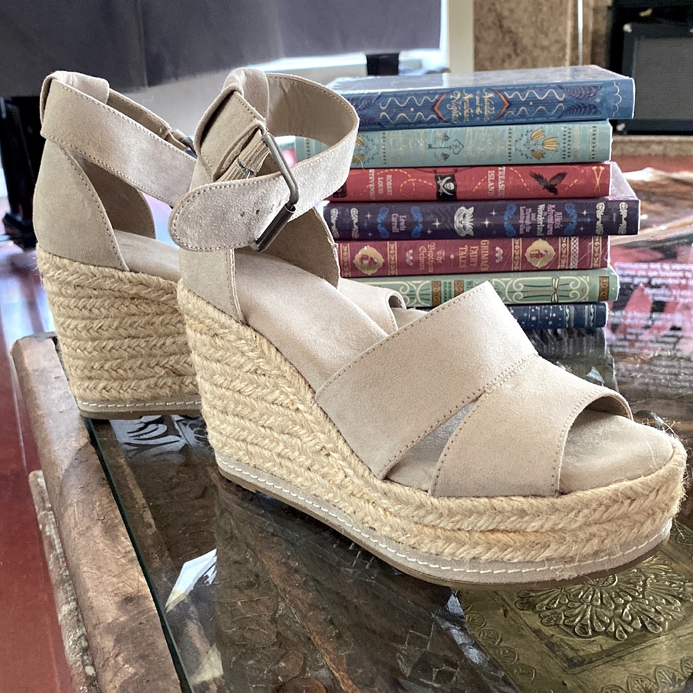 Universal Threads & Co. Wedge Heels - image 1